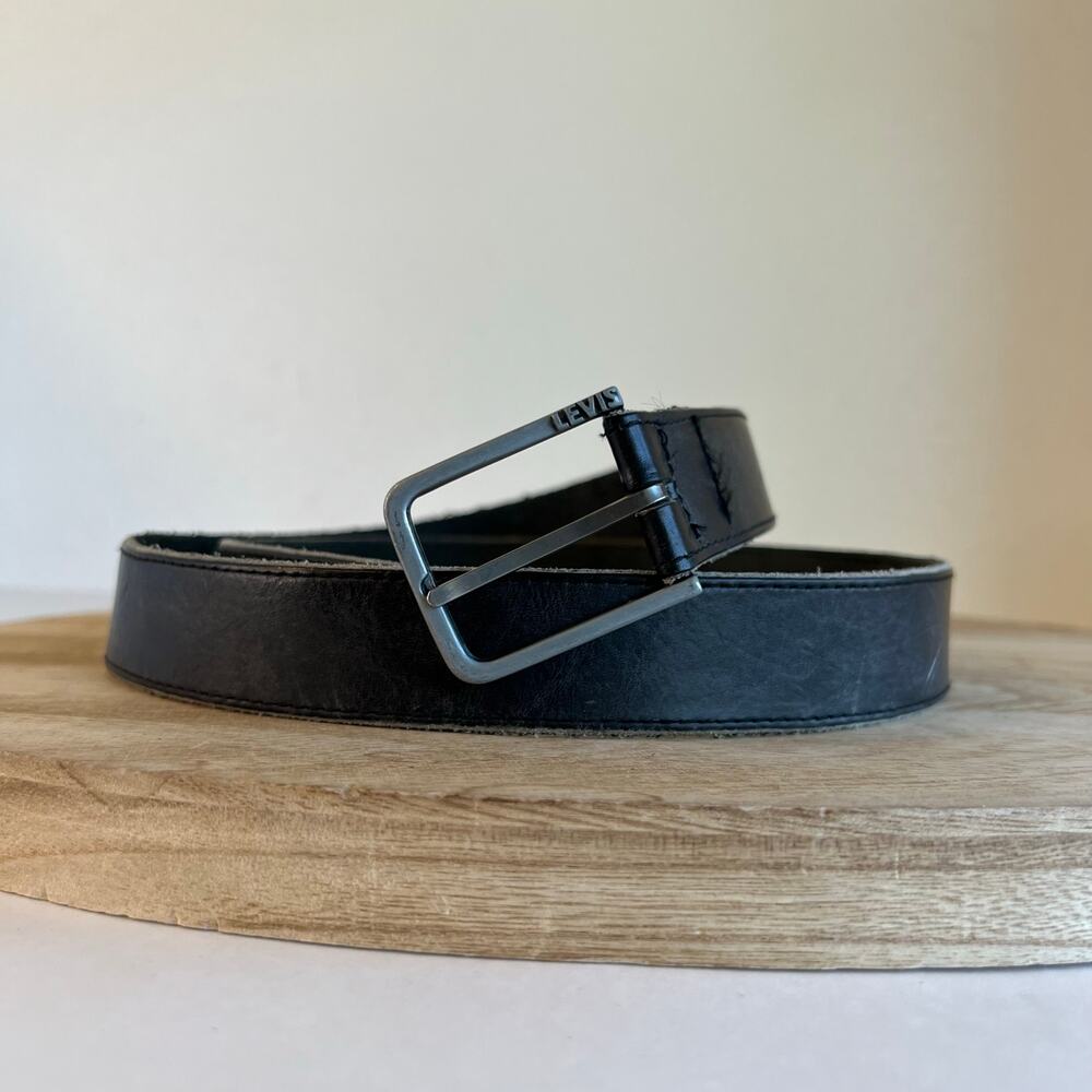 Vintage 90s Levi's Distressed Worn in Black Genuine Leather Belt Size Large
